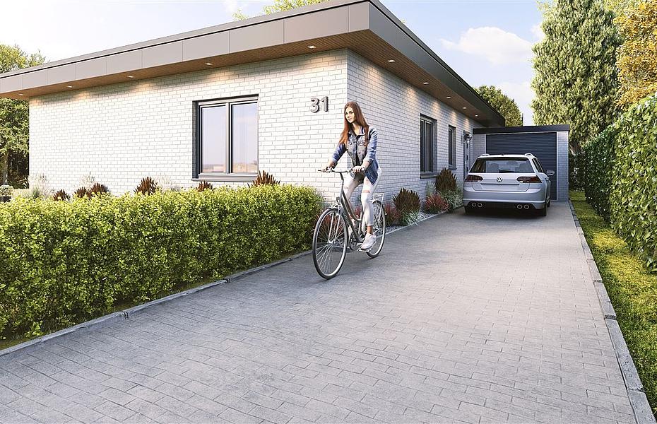 Auffahrt mit Garage