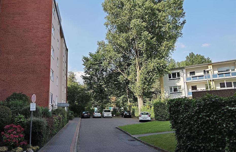 23 Zufahrt