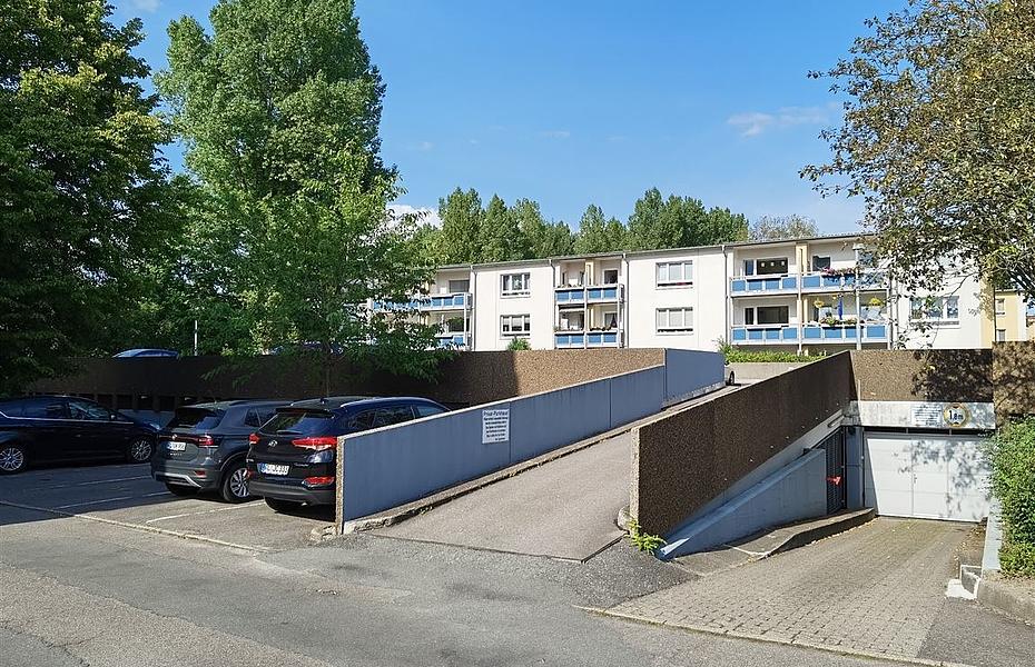 24 Zufahrt Stellplatz