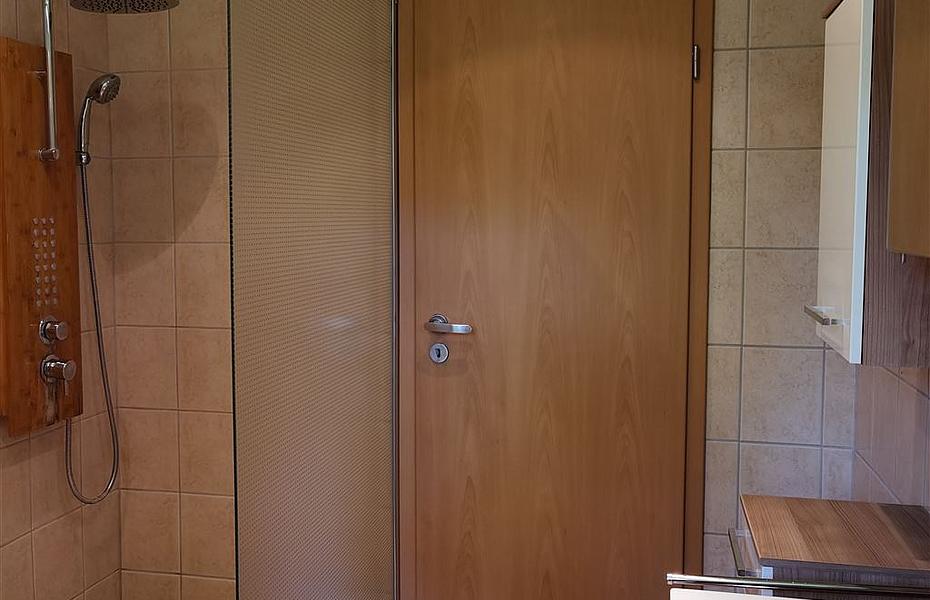 16 Duschbad